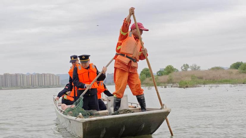 “清网护渔”守护南湖安澜 杭州余杭筑牢禁渔期生态屏障