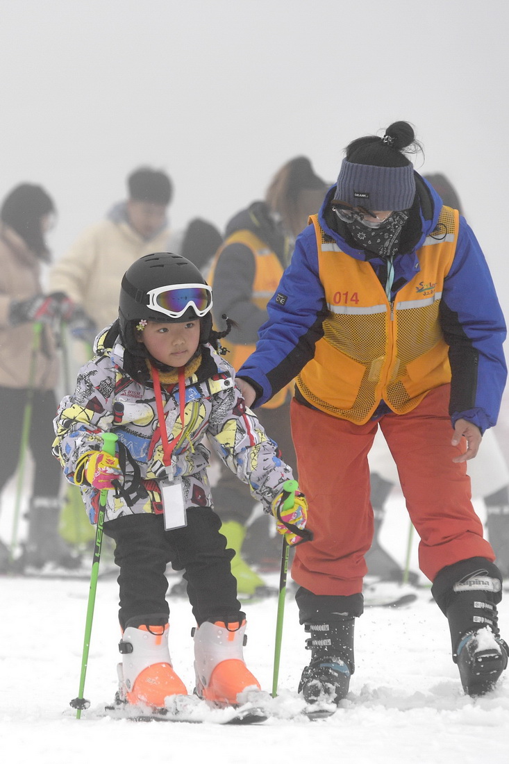 南方山村小学的“冰雪课堂”