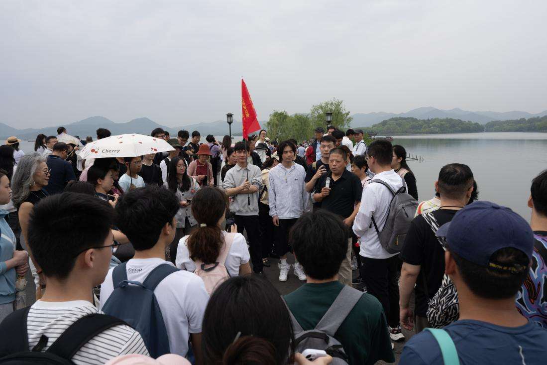 学生游客一路跟着听，浙理工“大思政课”现场教学真有“味”！