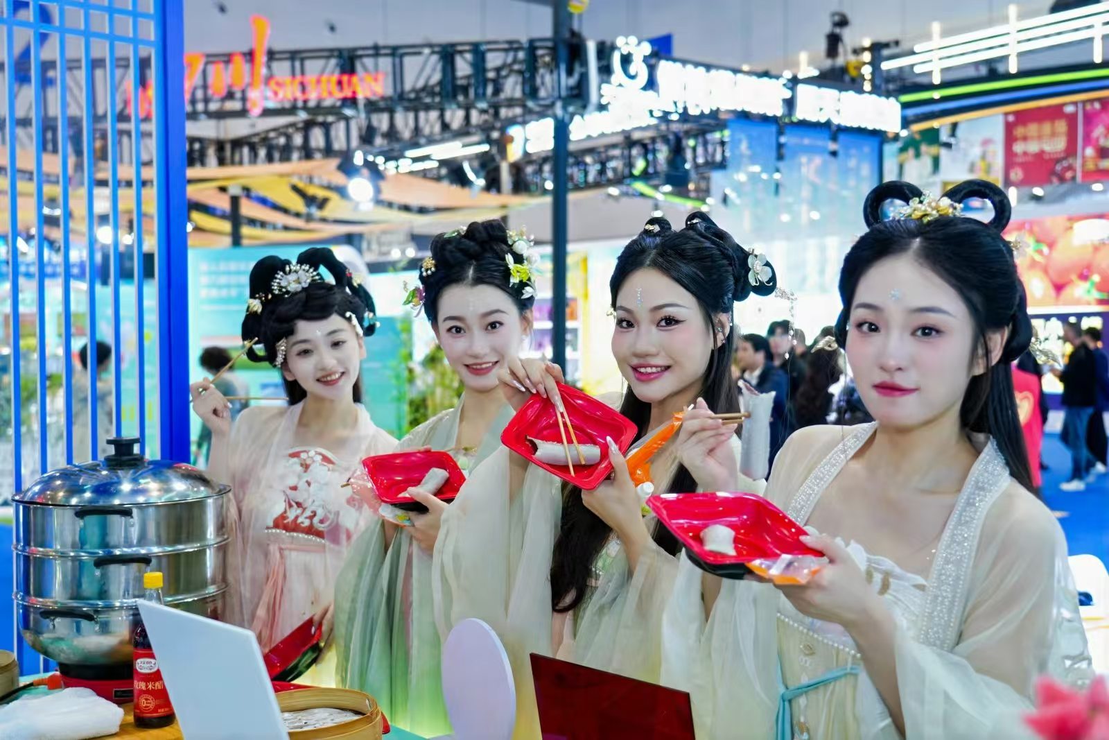 宋韵风雅邂逅舌尖盛宴 粮博会里飘出千年醇香 宋韵风雅邂逅舌尖盛宴 粮博会里飘出千年醇香