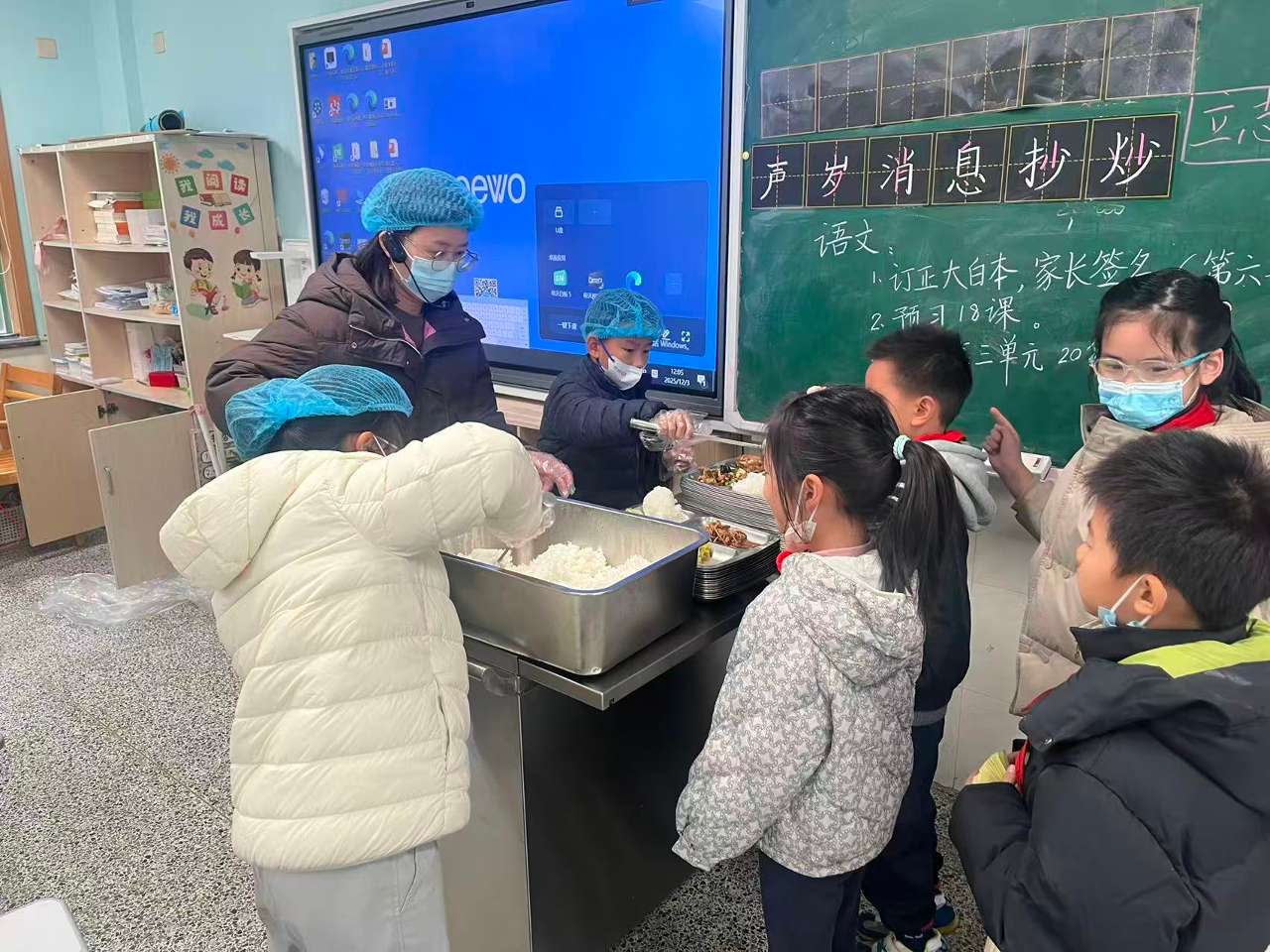 “管饱”也“管暖”,浙江“暖八条”让校园餐升温再升级 “管饱”也“管暖”,浙江“暖八条”让校园餐升温再升级