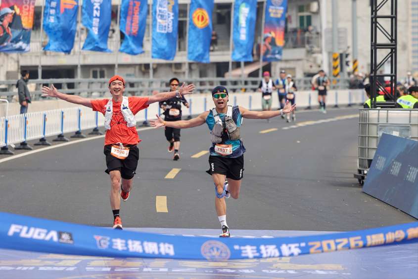 “一步一景、景随路变”,浙江温岭黄金海岸跑山赛激情开跑 “一步一景、景随路变”,浙江温岭黄金海岸跑山赛激情开跑