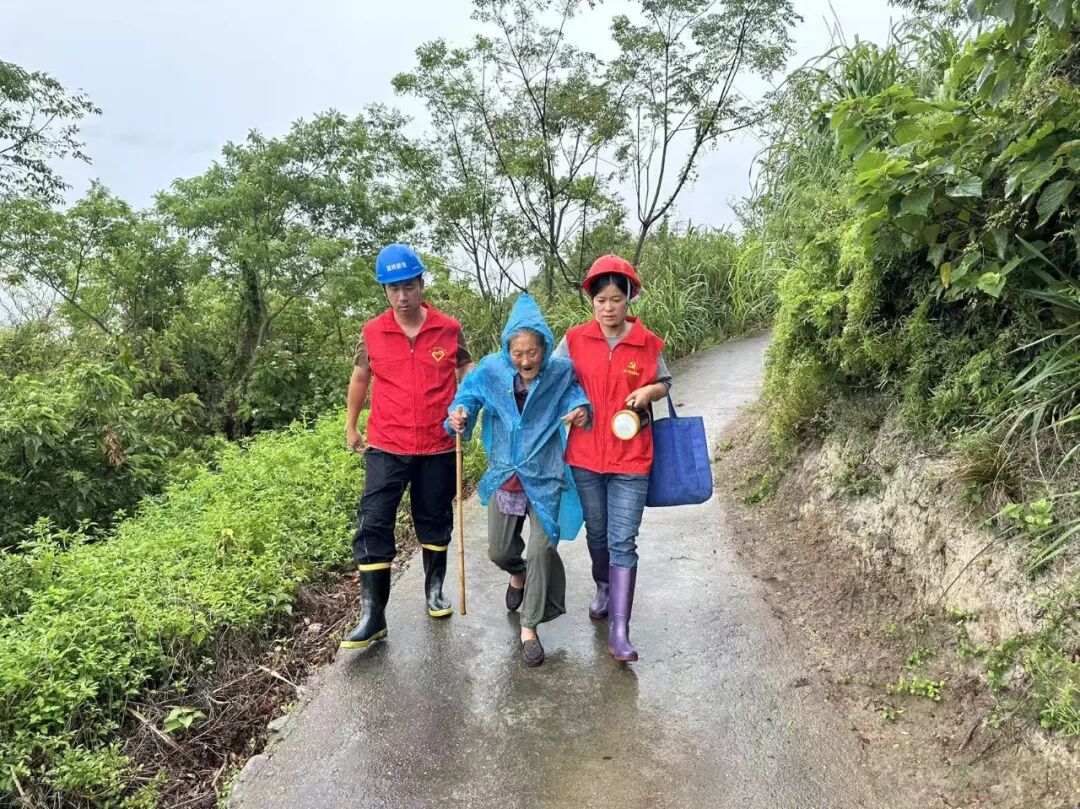 风雨再大,我们一起扛!温岭,迎“风”而战! 17543537636356.jpg