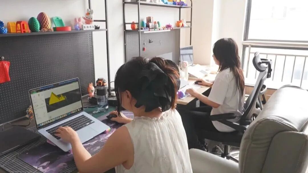 临安这家“3D打印农场”,“种”出千万产值 96d8b96c40f3e031219e66fd000a947e_640_wx_fmt=jpeg&from=appmsg.jpg