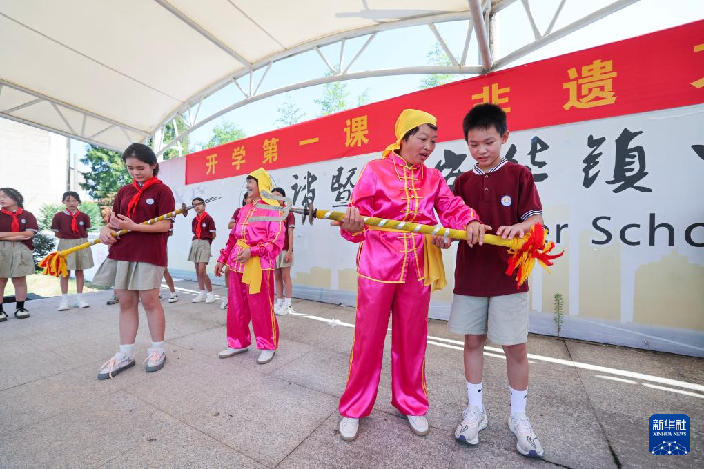 浙江诸暨：开学第一课 非遗进校园