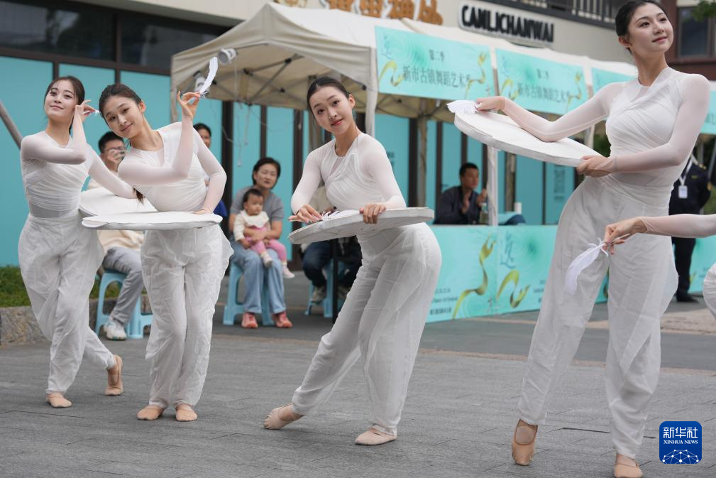 浙江德清:舞动江南古镇