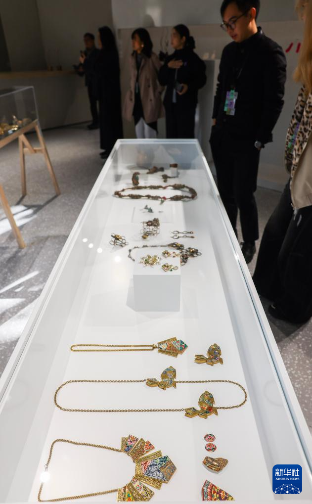 浙江桐乡举办首届“濮院国际当代首饰艺术与设计双年展”