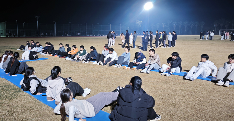 为千名学子点亮健康之夜!温理工倾力打造晚间体能课堂